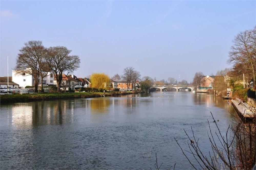 Thames View Apartments Staines-upon-Thames Zewnętrze zdjęcie